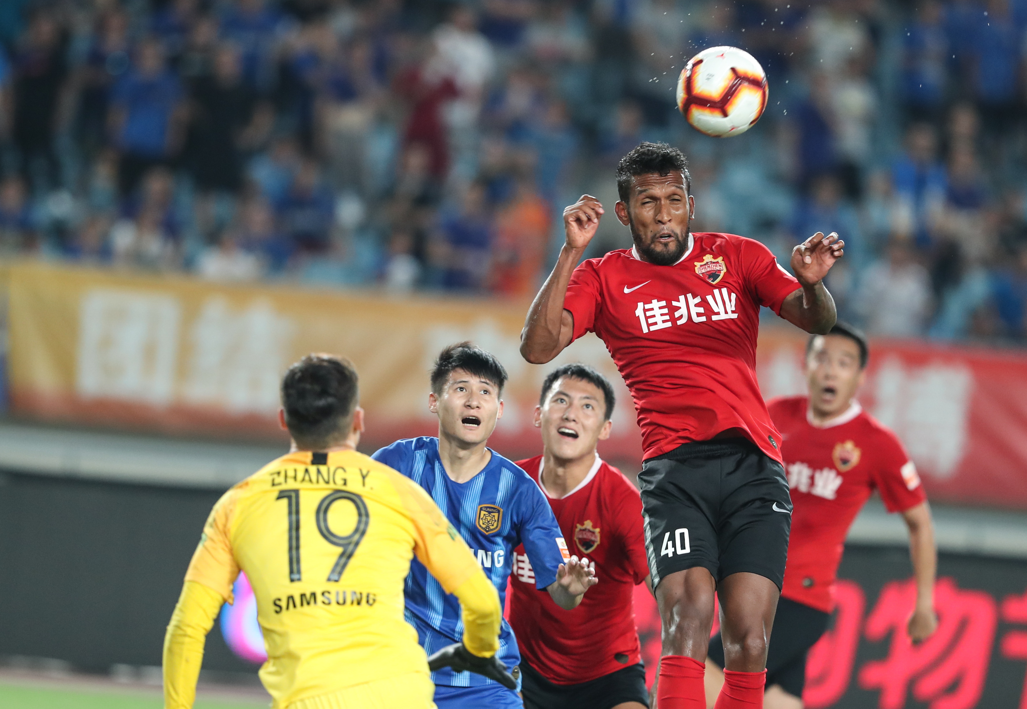 血脉or幽灵？广州豹“正宗”之争撕裂球迷，谁是广州真魂？（血统还是幻影？广州豹正统之争撕裂球迷，谁才是广州之魂？）