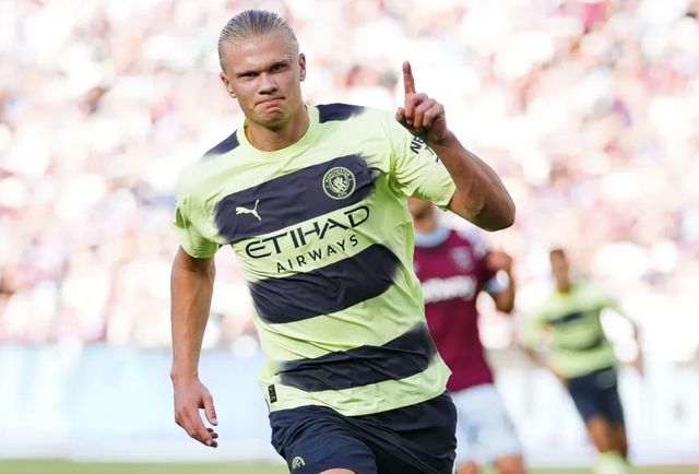 东体：足协曾考虑年初组织国足冬训，届时主教练也一并亮相（东体：足协曾拟定年初启动国足冬训，主教练将同期亮相）