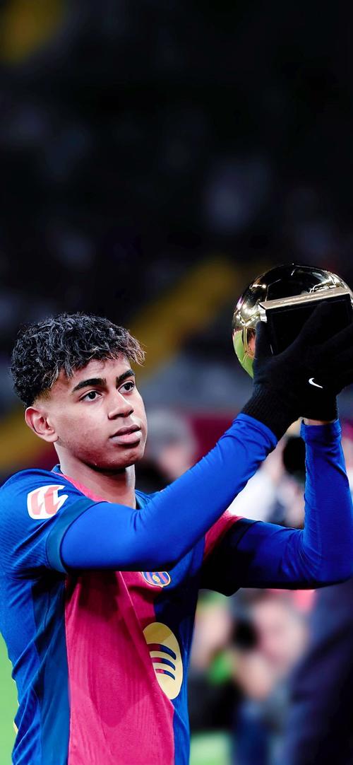 当巴萨主席？瓜帅：我不拒绝巴萨，但不会穿西装坐在主席台上（瓜迪奥拉回应是否出任巴萨主席：不排斥巴萨，但无意穿西装坐主席台）