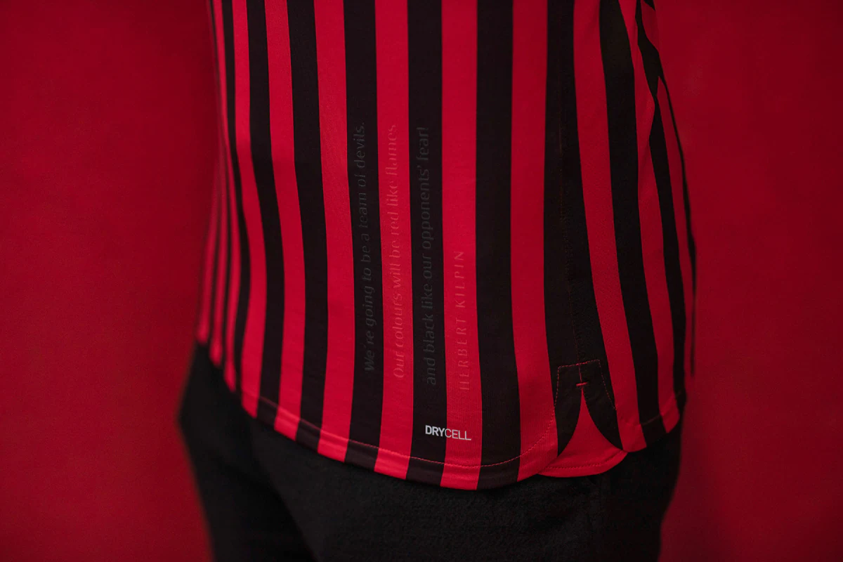 塔雷：拥有魔笛这样的导师是亚沙里的优势，我们对他充满信心（塔雷：有魔笛指点是亚沙里的一大优势，我们对他信心十足）